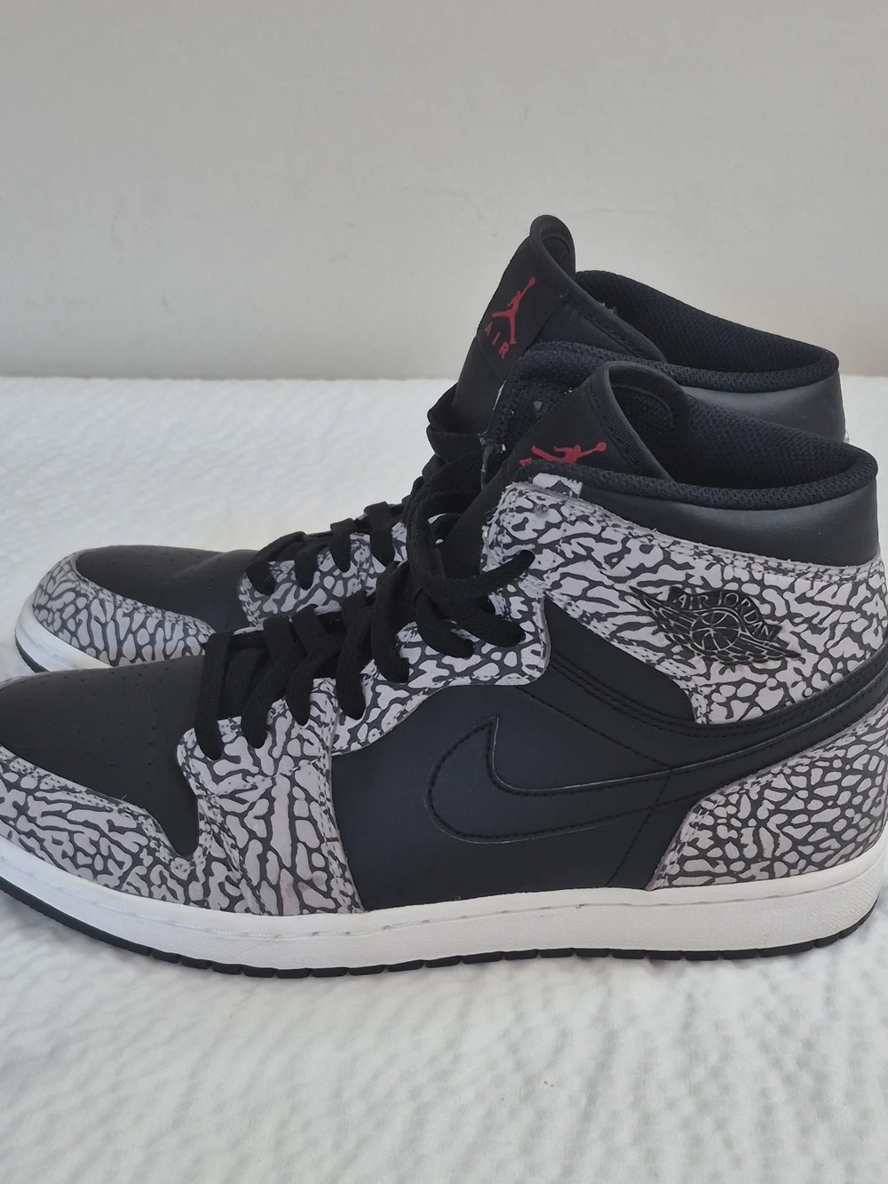 Jordan Air Jordan 1 Mid Top Black/Gray/White Elephant Print Sneakers 839115-013